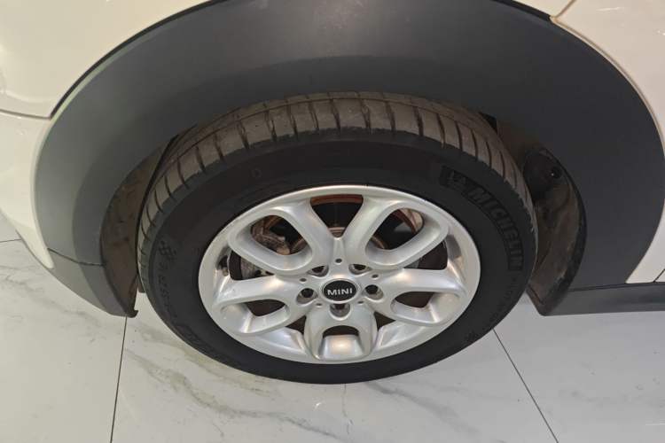Used MINI 2014 1.5T COOPER Fun Left Front Wheel Hub