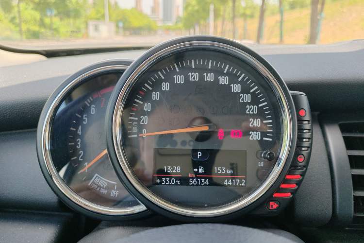 Used MINI 2014 1.2T ONE+ Odometer Close Up