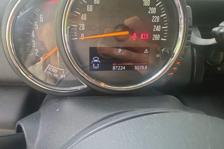 Used MINI 2014 1.2T ONE+ Odometer Close Up