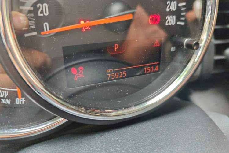 Used MINI 2014 1.5T COOPER Fun Odometer Close Up
