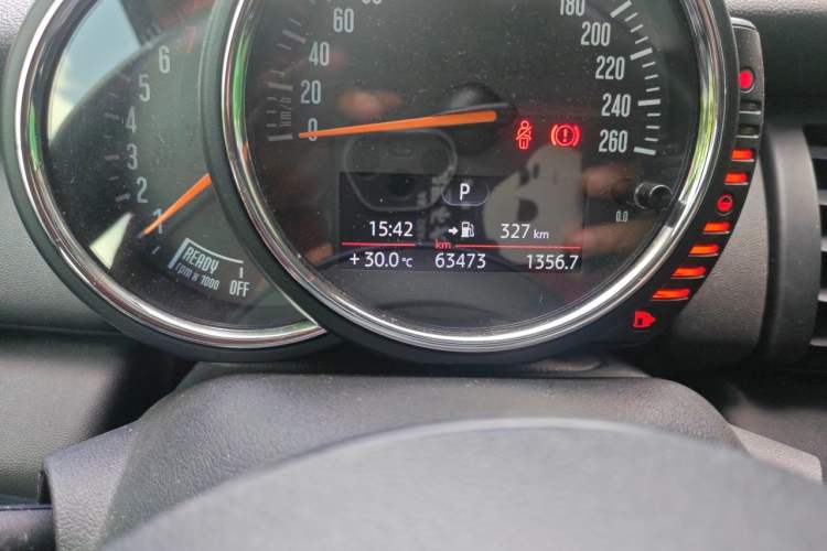 Used MINI 2014 1.2T ONE+ Odometer Close Up