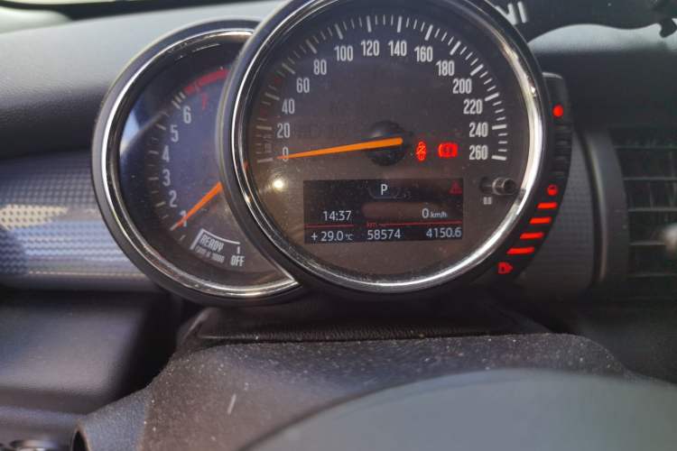 Used MINI 2014 1.5T COOPER Fun Odometer Close Up