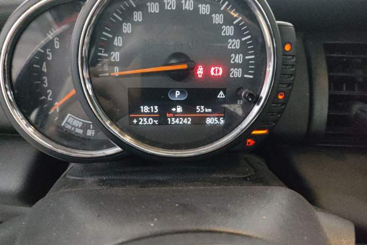 Used MINI 2014 1.2T ONE+ Odometer Close Up
