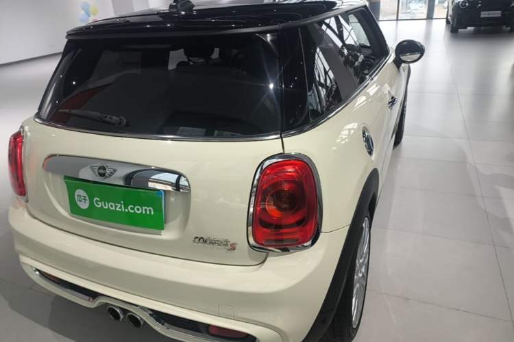 Used MINI 2014 2.0T COOPER S Fun Rear