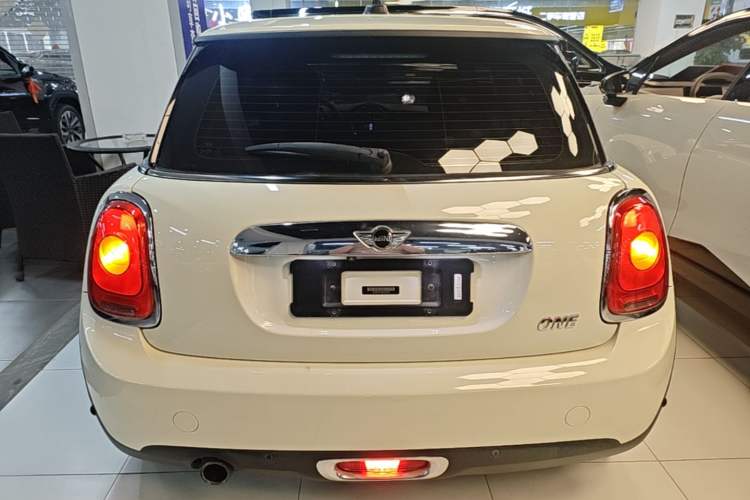 Used MINI 2014 1.2T ONE+ Rear