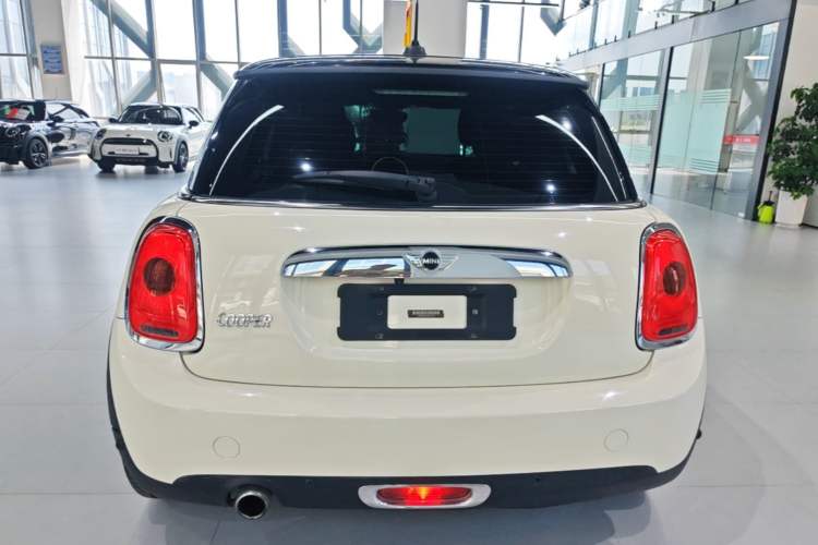 Used MINI 2014 1.5T COOPER Fun Rear