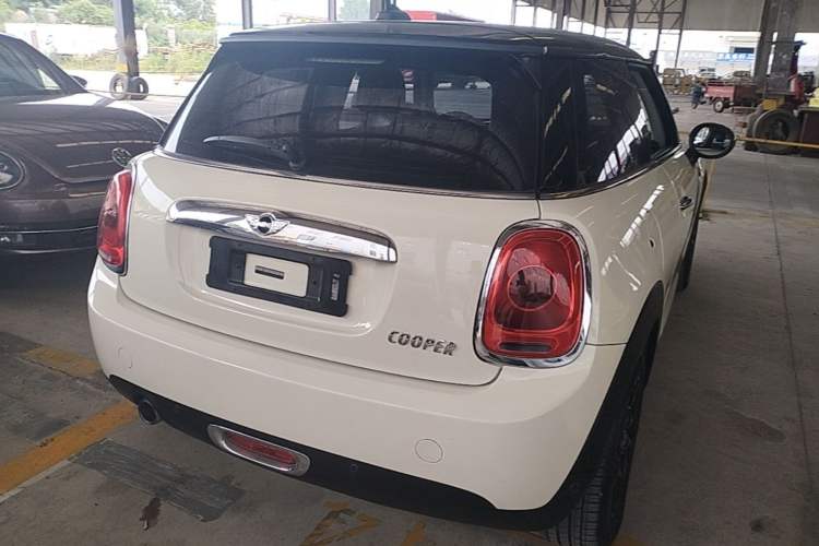 Used MINI 2014 1.5T COOPER Fun Rear Right 45 Deg