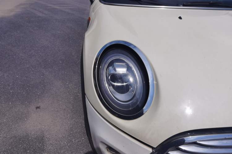 Used MINI 2014 1.5T COOPER Fun Right Front Headlight