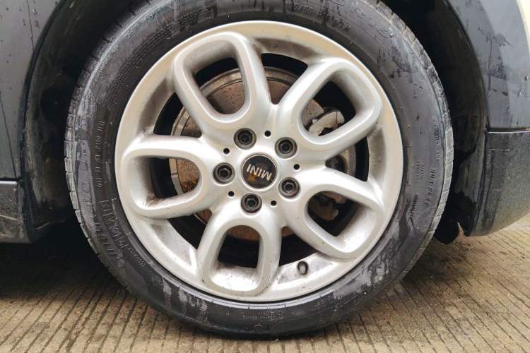 Used MINI 2014 1.5T COOPER Fun Right Front Wheel Hub