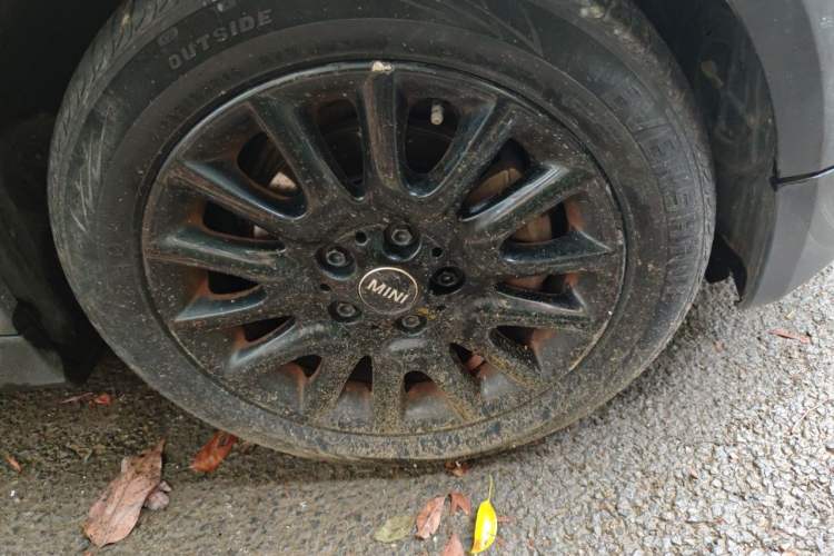 Used MINI 2014 1.5T COOPER Fun Right Front Wheel Hub