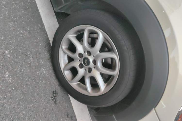 Used MINI 2014 1.5T COOPER Fun Right Front Wheel Hub