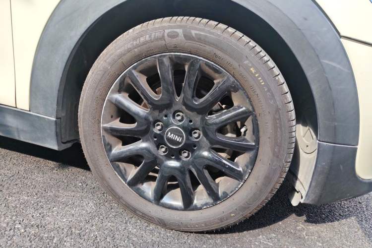 Used MINI 2014 1.2T ONE+ Right Front Wheel Hub