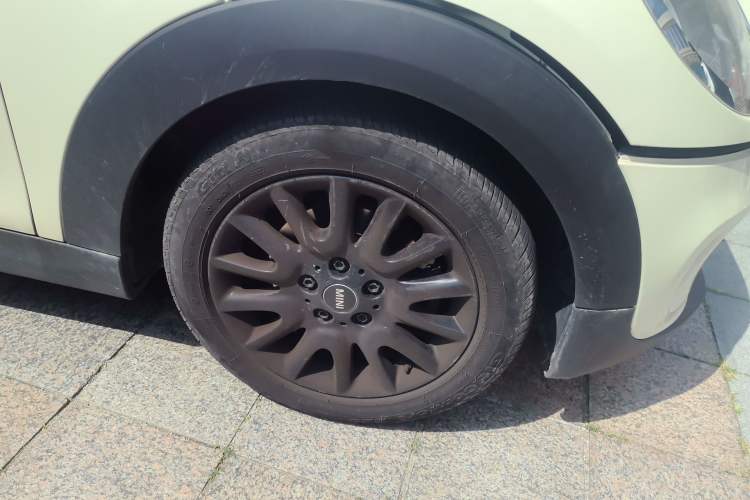 Used MINI 2014 1.2T ONE+ Right Front Wheel Hub