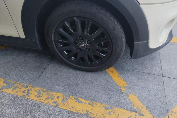 Used MINI 2014 1.2T ONE+ Right Front Wheel Hub