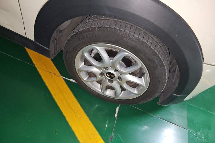 Used MINI 2014 1.2T ONE+ Right Front Wheel Hub