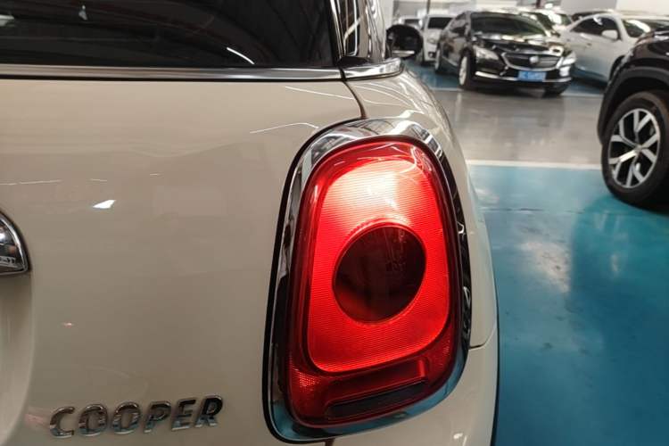 Used MINI 2014 1.5T COOPER Fun Right Rear Taillight