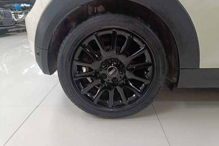 Used MINI 2014 1.2T ONE+ Right Rear Wheel Hub