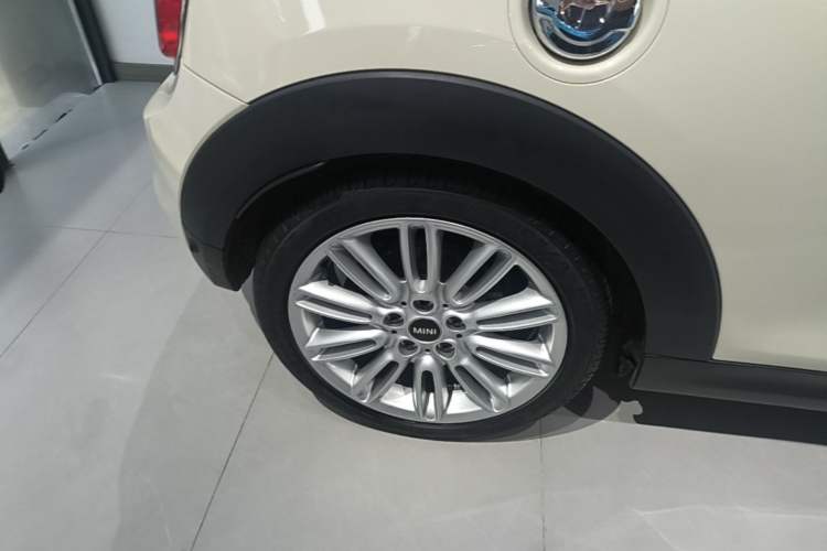 Used MINI 2014 2.0T COOPER S Fun Right Rear Wheel Hub