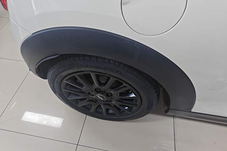Used MINI 2014 1.2T ONE+ Right Rear Wheel Hub