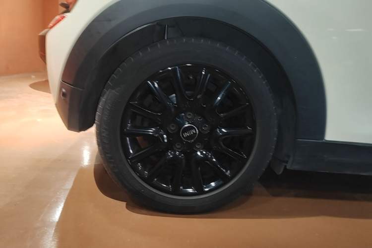 Used MINI 2014 1.2T ONE+ Right Rear Wheel Hub