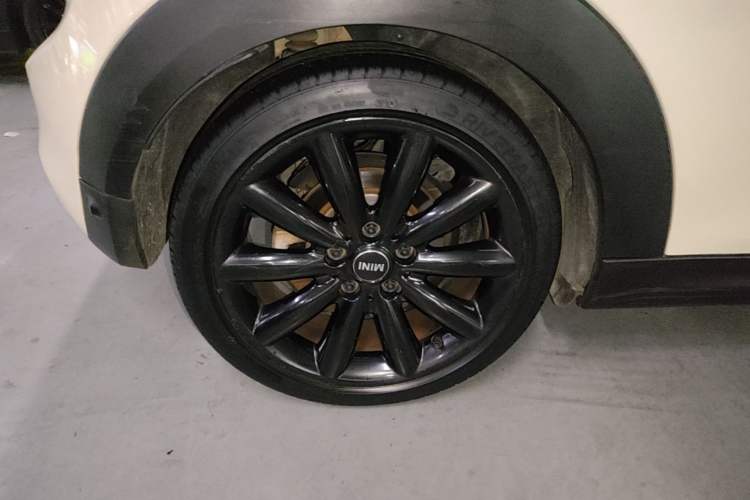 Used MINI 2014 2.0T COOPER S Excitement Right Rear Wheel Hub