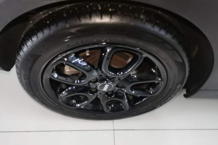 Used MINI 2014 1.2T ONE+ Right Rear Wheel Hub