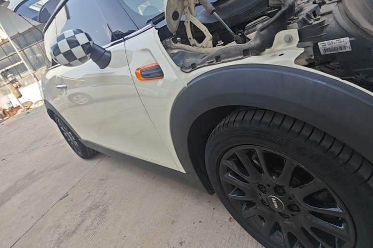 Used MINI 2014 1.5T COOPER Fun Right Side Sill