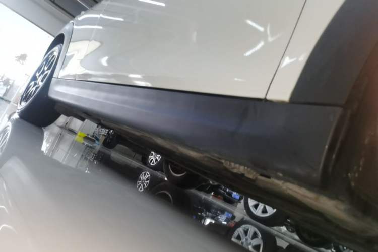 Used MINI 2014 1.2T ONE+ Right Side Sill