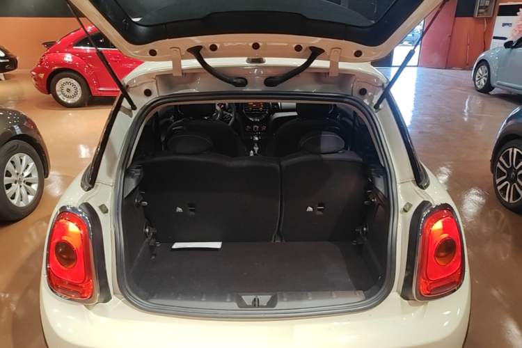 Used MINI 2014 1.2T ONE+ Trunk