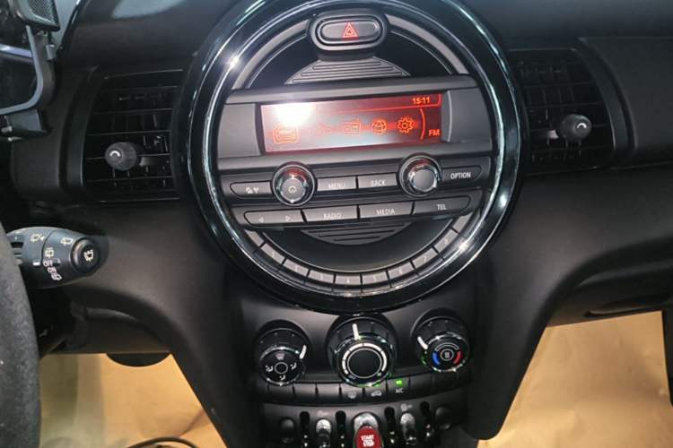 Used MINI 2014 1.2T ONE Audio And AC Panel
