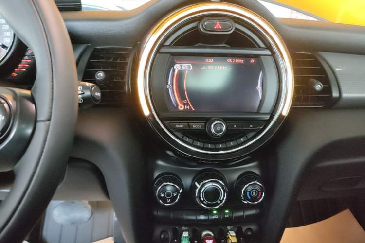 Used MINI 2014 1.5T COOPER Fun Audio And AC Panel