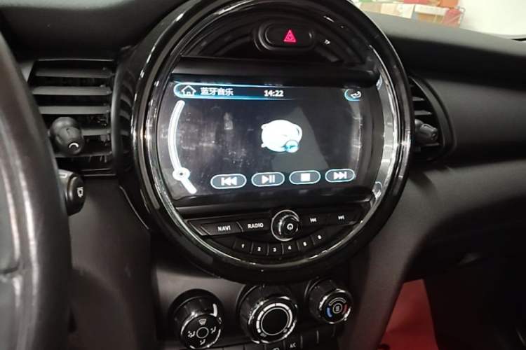Used MINI 2014 1.2T ONE Audio And AC Panel