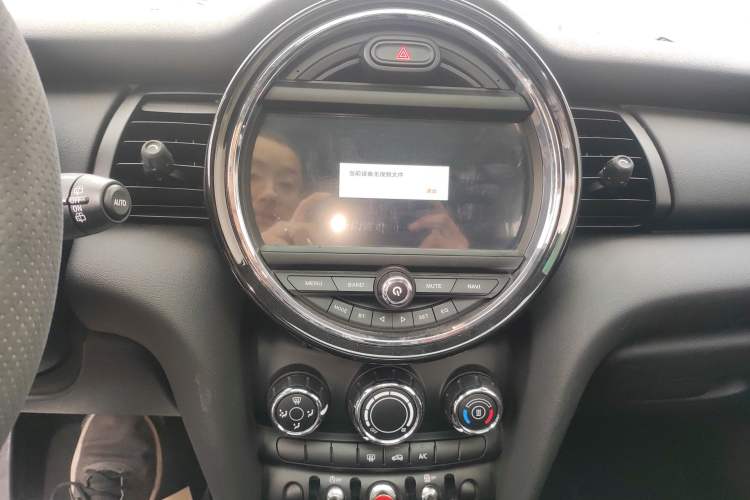 Used MINI 2014 1.2T ONE+ Audio And AC Panel