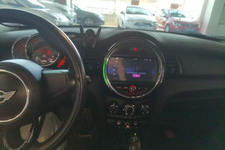 Used MINI 2014 1.2T ONE Audio And AC Panel