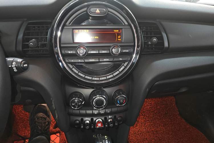 Used MINI 2014 1.2T ONE+ Audio And AC Panel