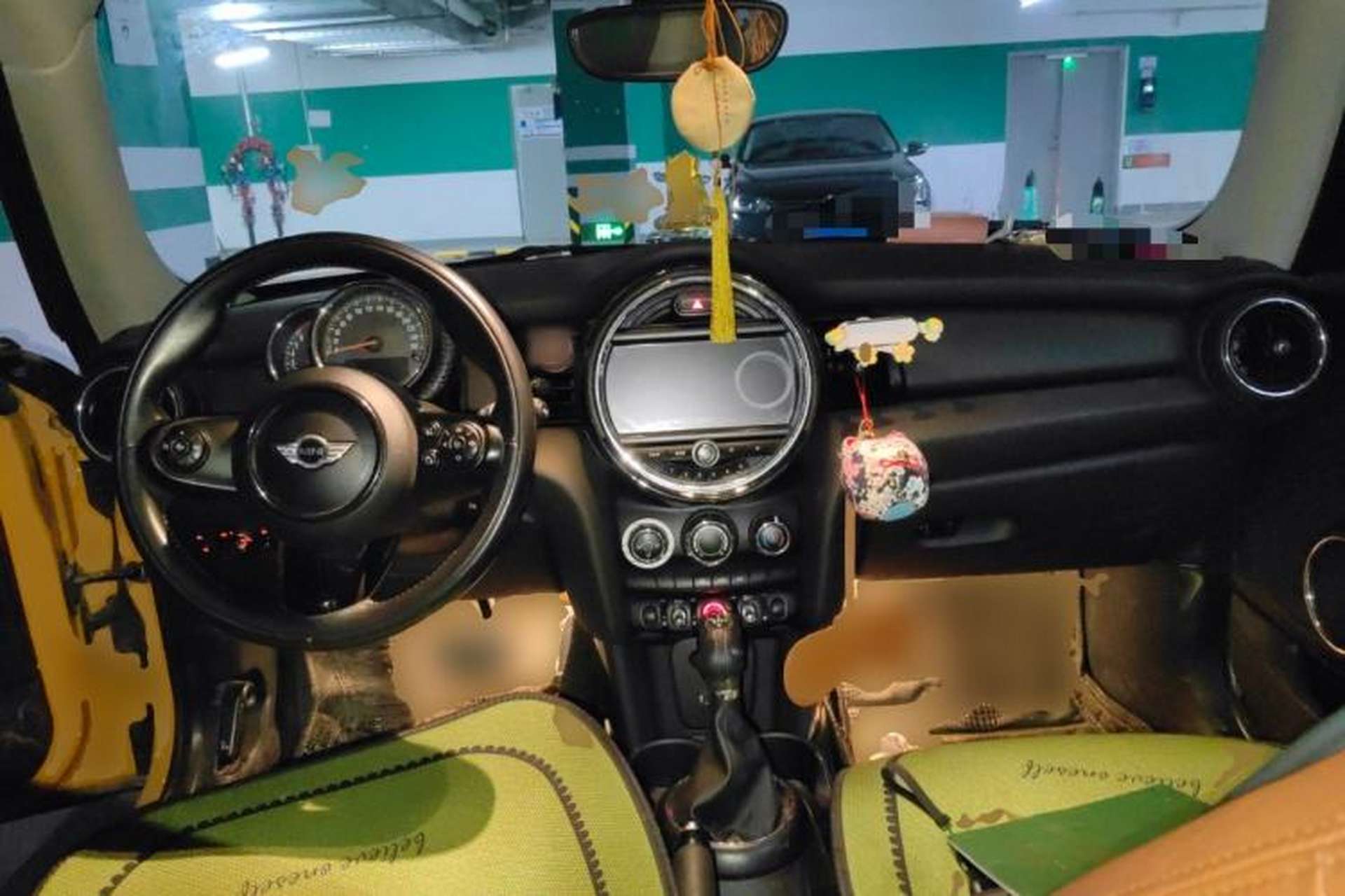 Used MINI 2014 1.2T ONE+ Center Console