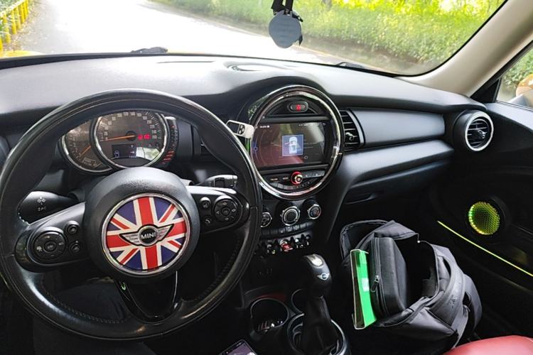 Used MINI 2014 1.2T ONE Center Console