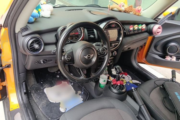 Used MINI 2014 1.2T ONE+ Center Console