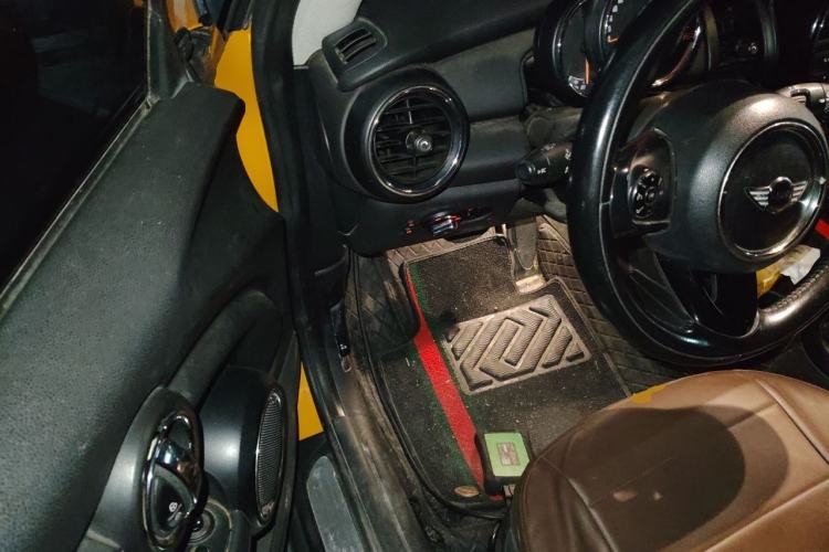 Used MINI 2014 1.2T ONE+ Driver Seat