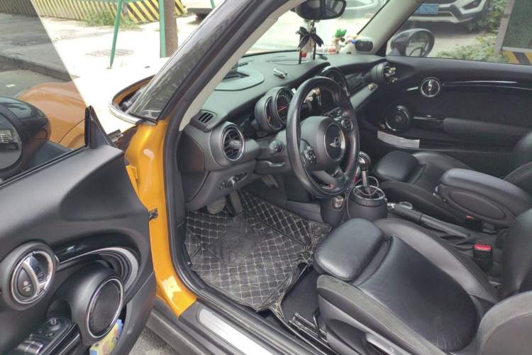 Used MINI 2014 2.0T COOPER S Excitement Driver Seat