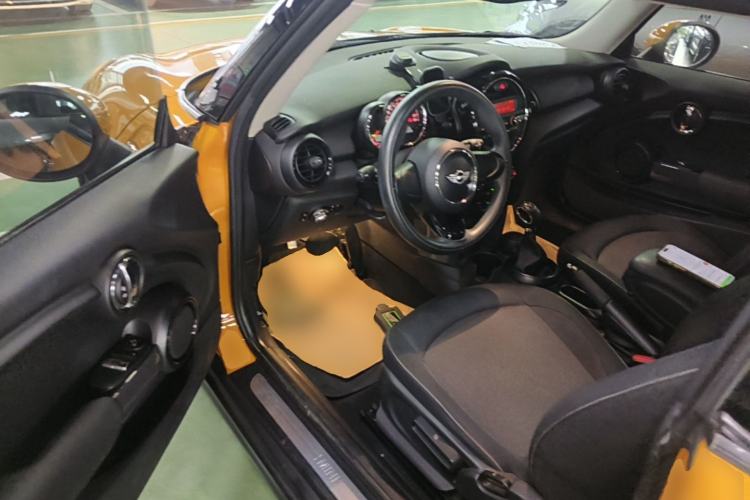 Used MINI 2014 1.2T ONE Driver Seat