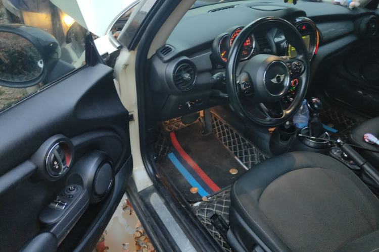 Used MINI 2014 1.5T COOPER Fun Driver Seat