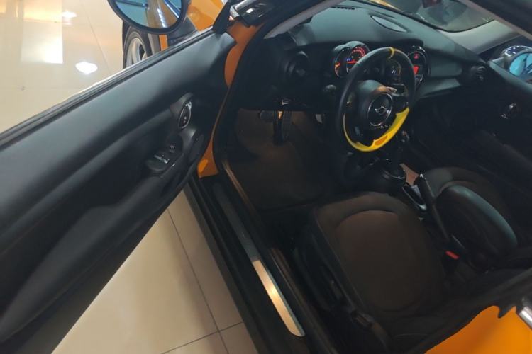 Used MINI 2014 1.2T ONE Driver Seat