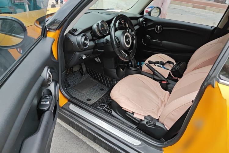 Used MINI 2014 1.2T ONE+ Driver Seat