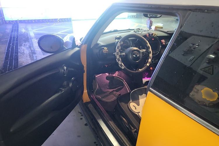 Used MINI 2014 1.5T COOPER Fun Driver Seat