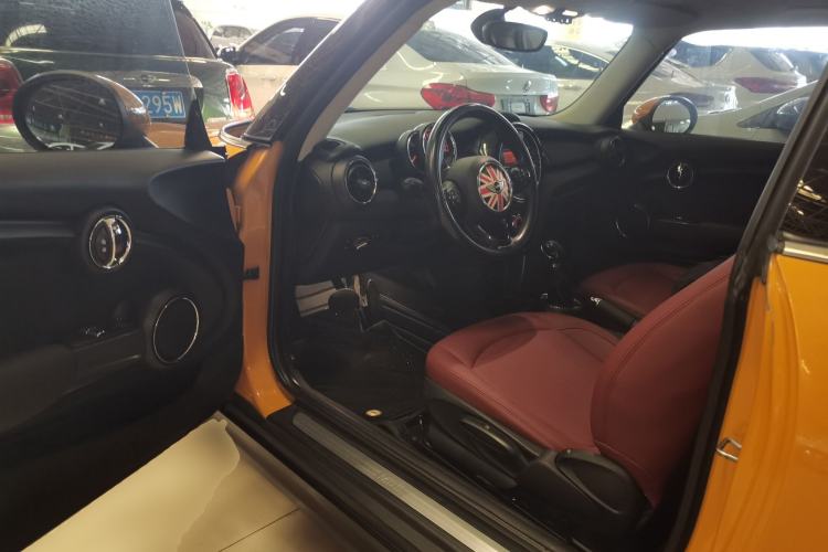 Used MINI 2014 1.2T ONE+ Driver Seat
