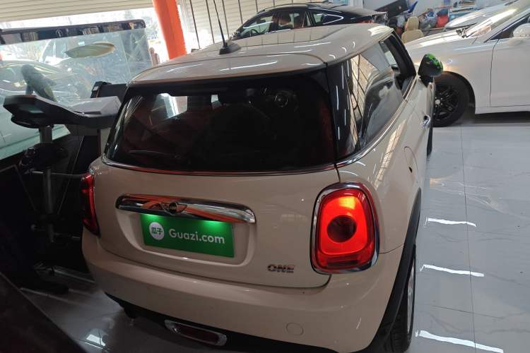 Used MINI 2014 1.2T ONE+ Exterior 4