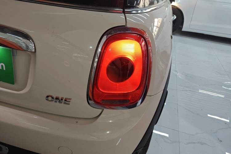 Used MINI 2014 1.2T ONE+ Exterior 6