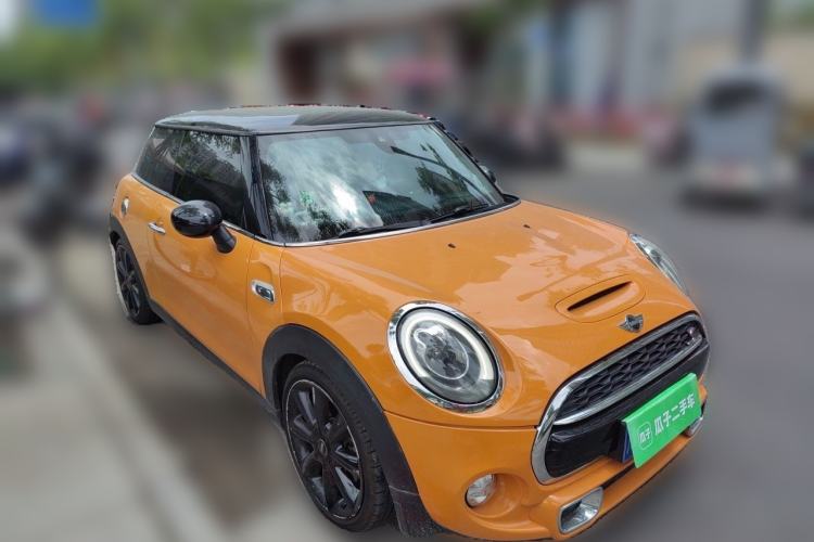 Used MINI 2014 2.0T COOPER S Excitement Front Right 45 Deg