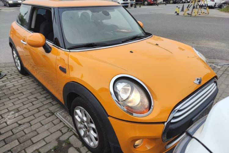 Used MINI 2014 1.2T ONE+ Front Right 45 Deg
